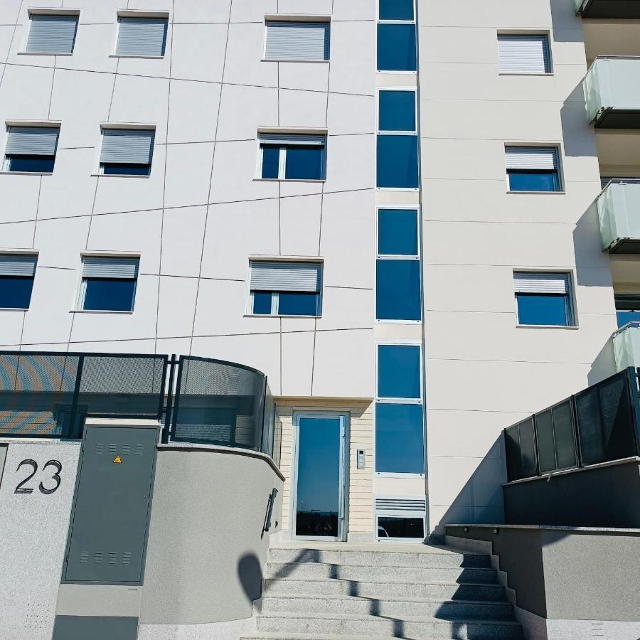Precioso apartamento en Monzón con terraza,piscina,parque infantil y parking Exterior foto