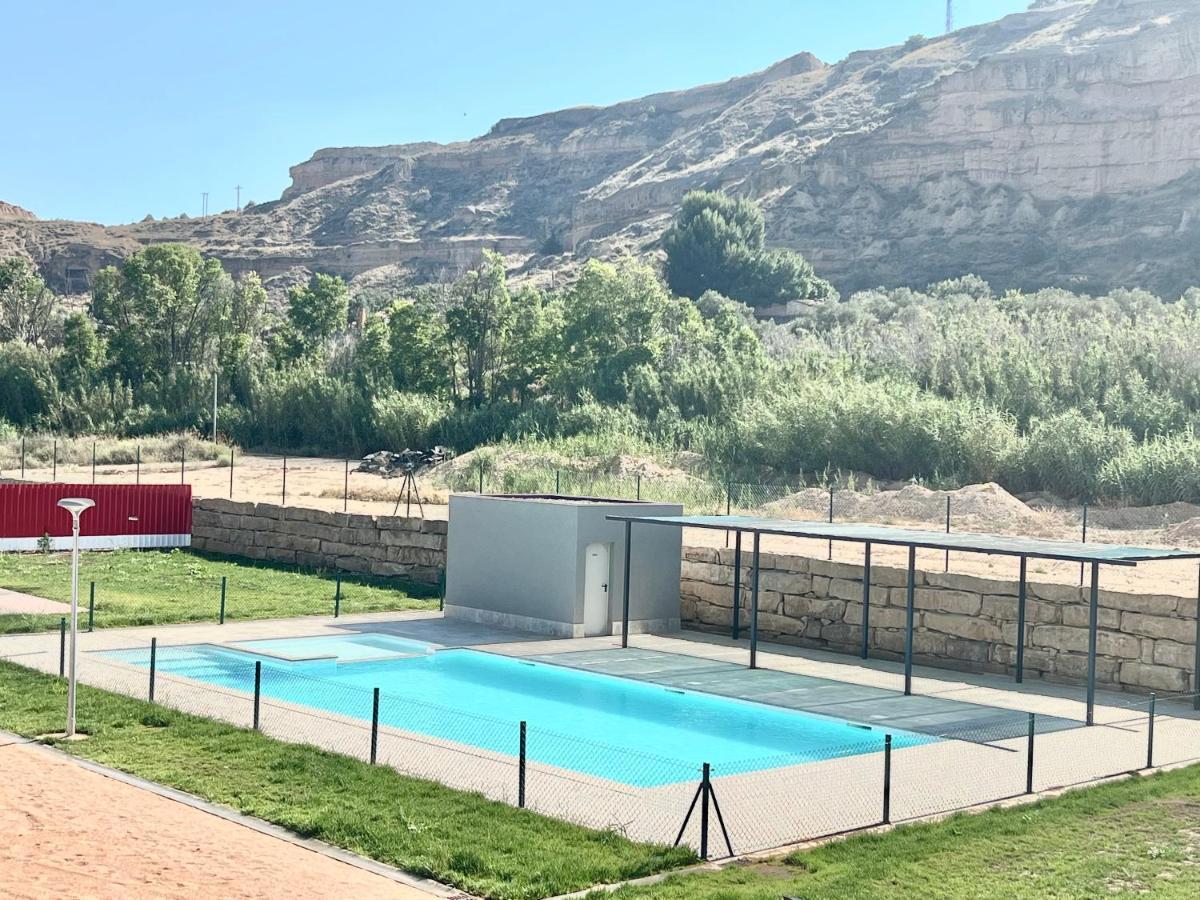 Precioso apartamento en Monzón con terraza,piscina,parque infantil y parking Exterior foto